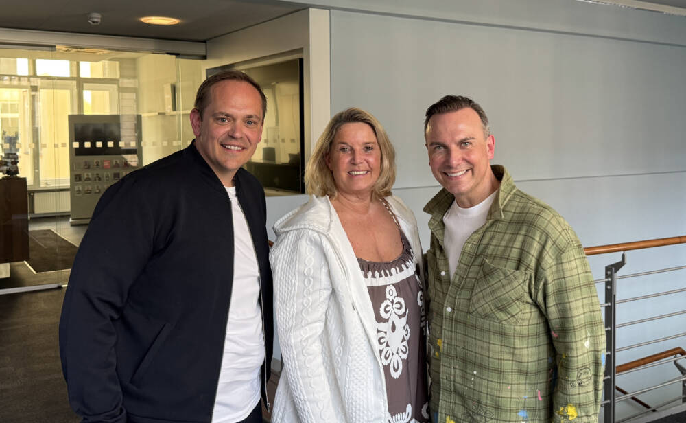 Denis Wiechert (l.) und Tim Raue sind in der aktuellen Podcastfolge bei Tanya Kumst zu Gast / ©Luna Kumst
