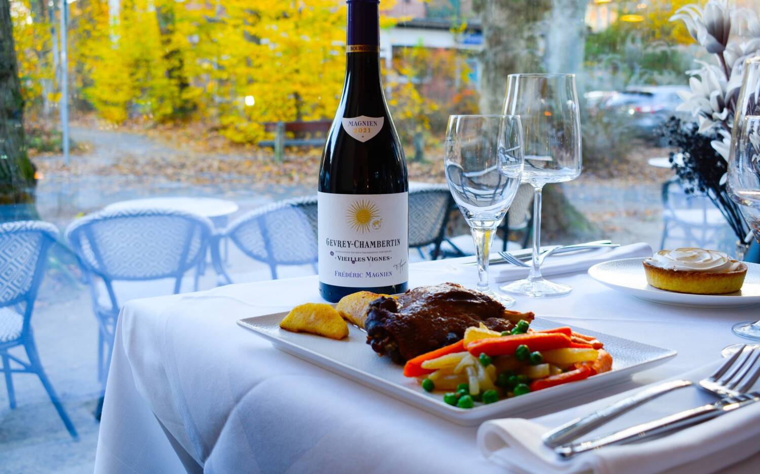 Ein Gevrey-Chambertin passt immer gut zu einem gutem Stück Fleisch / ©Le Poeme