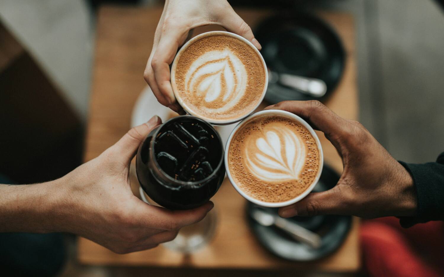 Für Kaffeekenner: das neue Café Bunnaomo / ©Unsplash/Nathan Dumlao