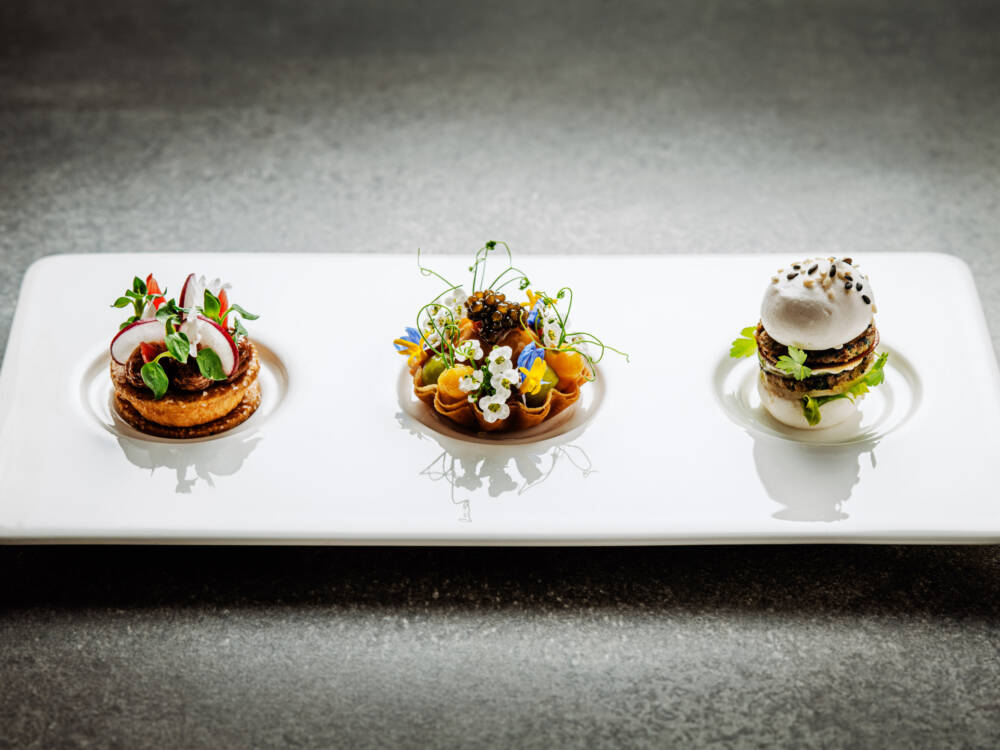 Kunst auf dem Teller: die Petit Fours im Kai3 / ©Kai3