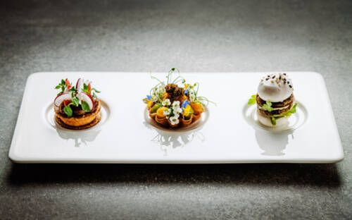 Kunst auf dem Teller: die Petit Fours im Kai3 / ©Kai3