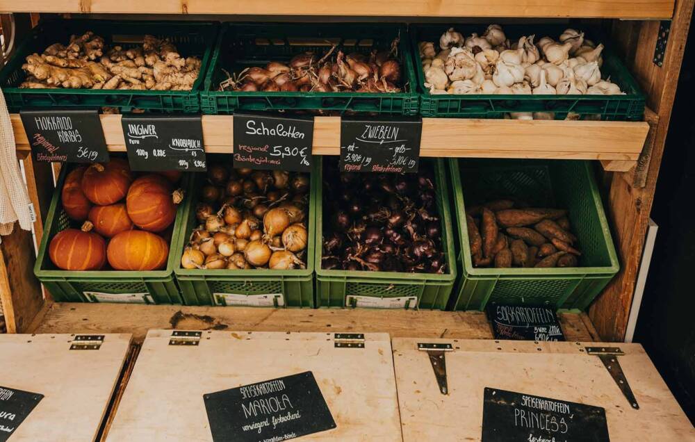 Neben unverpackten Lebensmittel bietet Mienbüttel auch frisches Obst und Gemüse an / ©Unsplash/Konstantin Volke