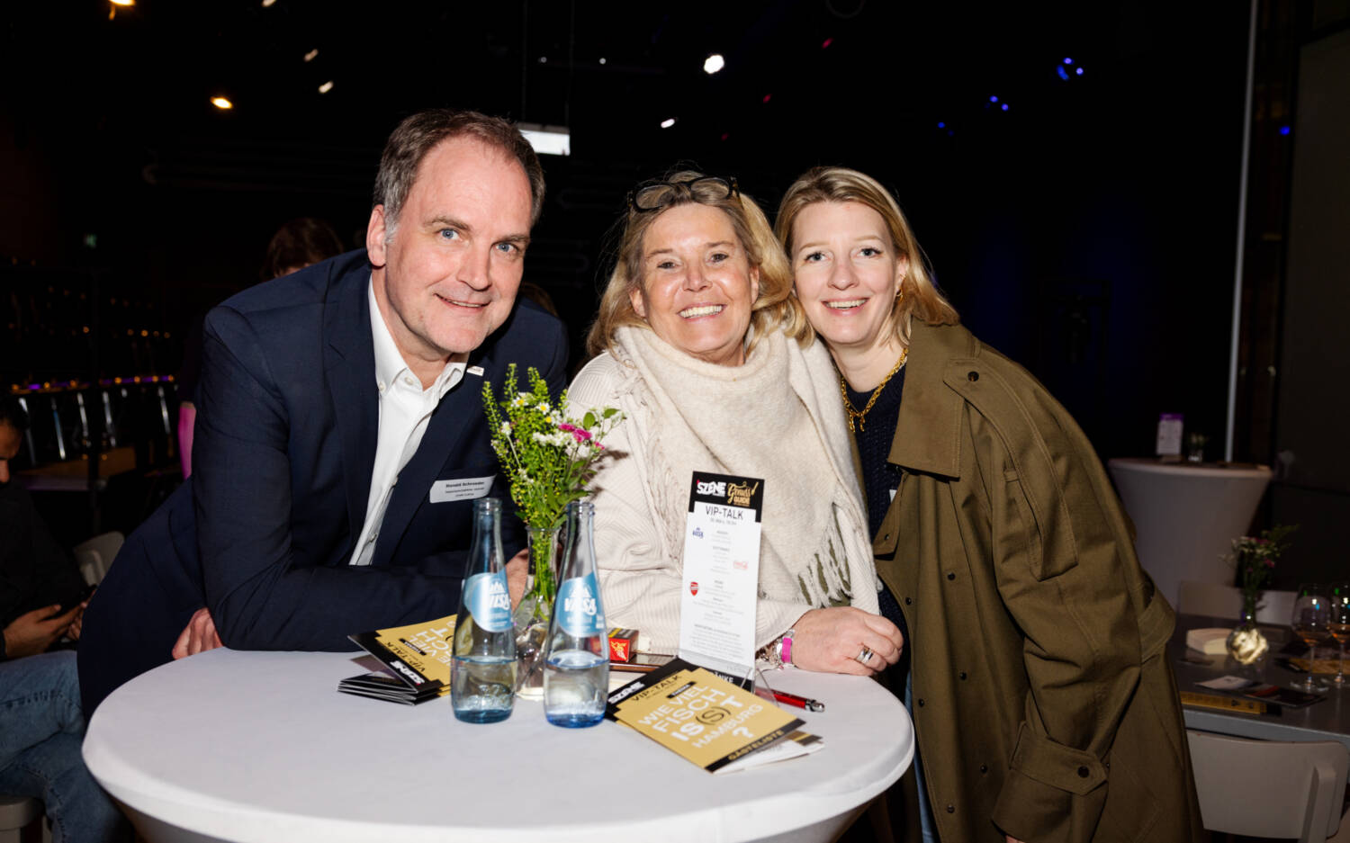 Ronald Schröder (Chefs Culinar) und Christin Siegemund (Foodlab) mit Tanya Kumst (M.) / ©Liza Holiarchuk