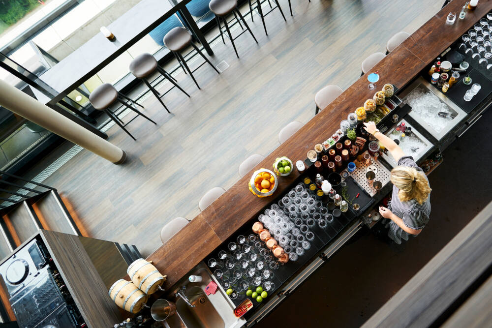 After-Work in der Rooftop Bar im Heritage Hotel Hamburg /© Marc Still