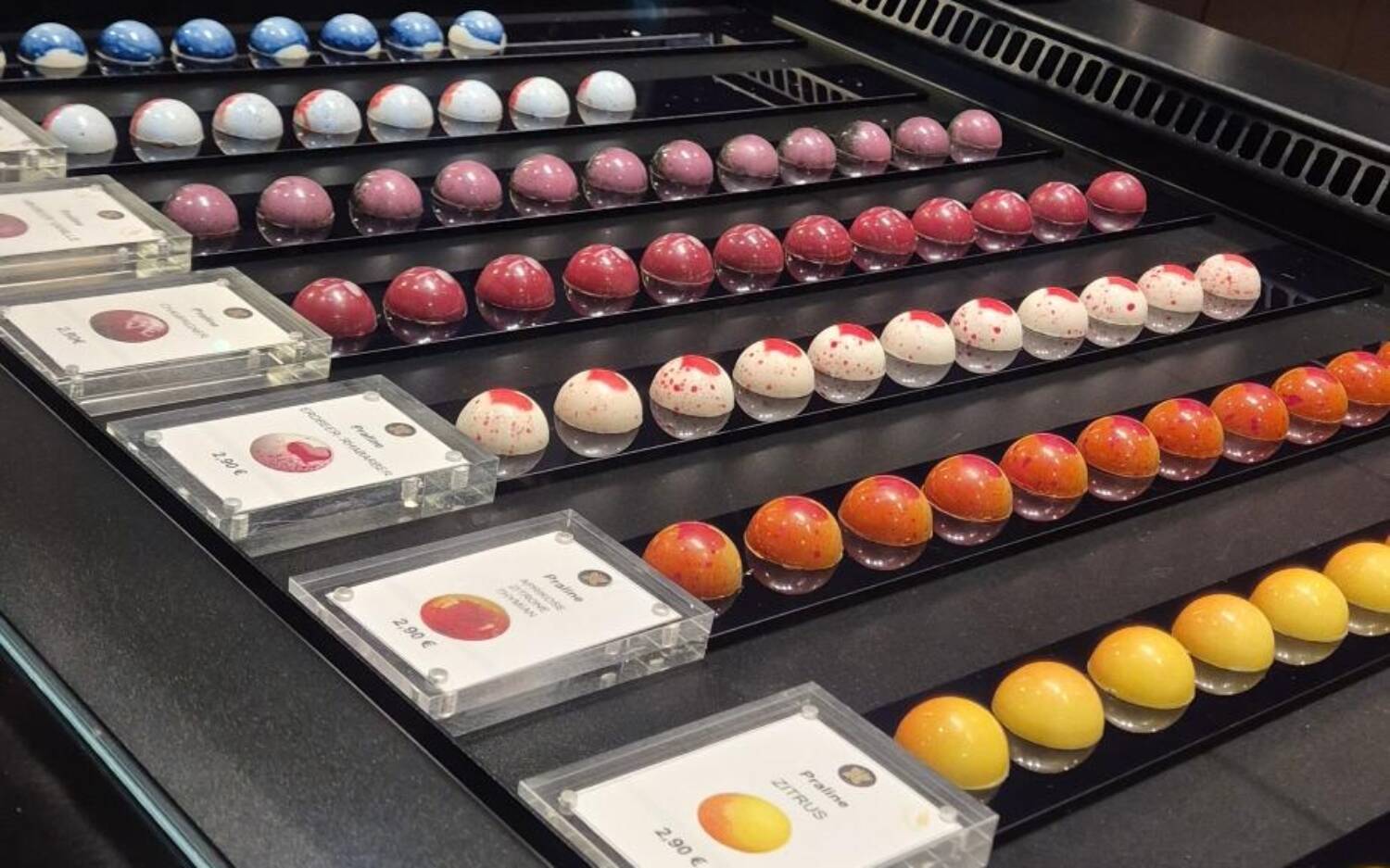 Auswahl an handgemachten Pralinen /©Ida Bohlen