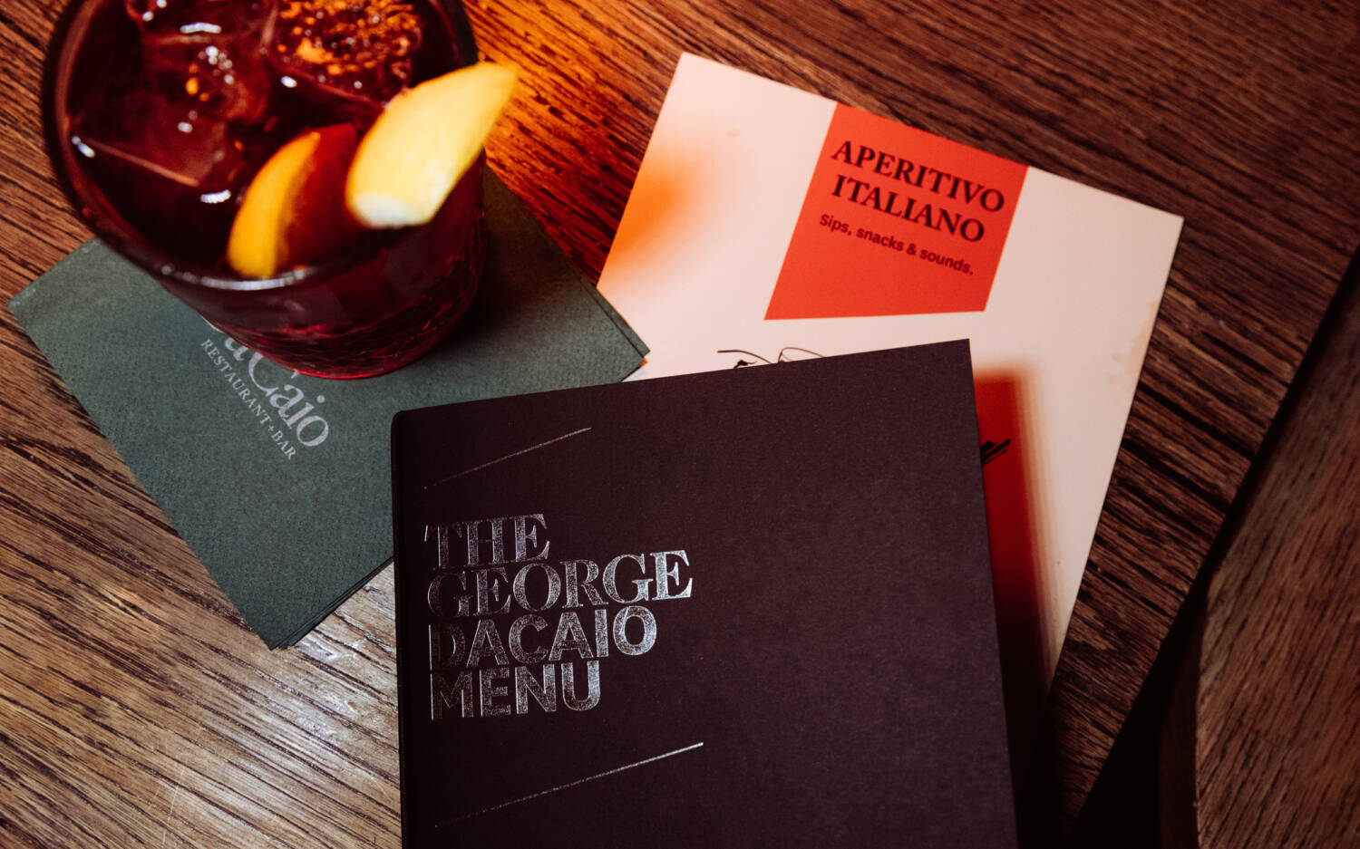 Bar Book und Special Angebot Aperitivo Italiano in der Bar DaCaio im The George Hotel /© The George Hotel Hamburg
