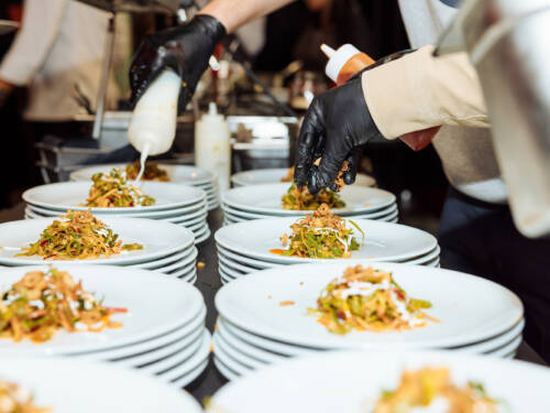Beim Testsieger-Food-Festival am 22. August in der Fischauktionshalle erwartet Besucher eine kulinarische Reise um die Welt / ©Liza Holiarchuk