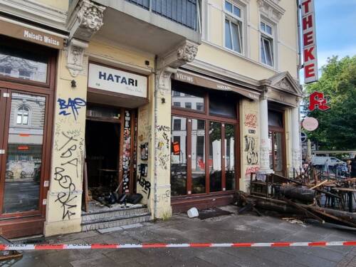 Das Hatari in der Schanzenstraße am Morgen nach dem Brand /© Christina Herdin