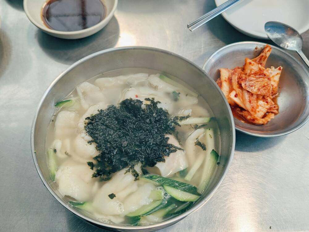 Das erste Kalguksu Restaurant hat in der Neustadt seine Türen geöffnet: Danbi / ©Unsplash/note thanun