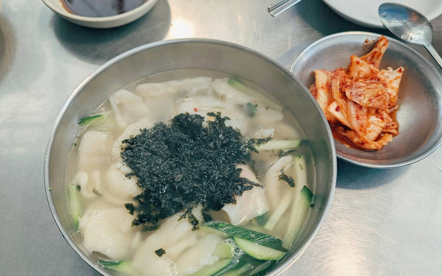 Das erste Kalguksu Restaurant hat in der Neustadt seine Türen geöffnet: Danbi / ©Unsplash/note thanun