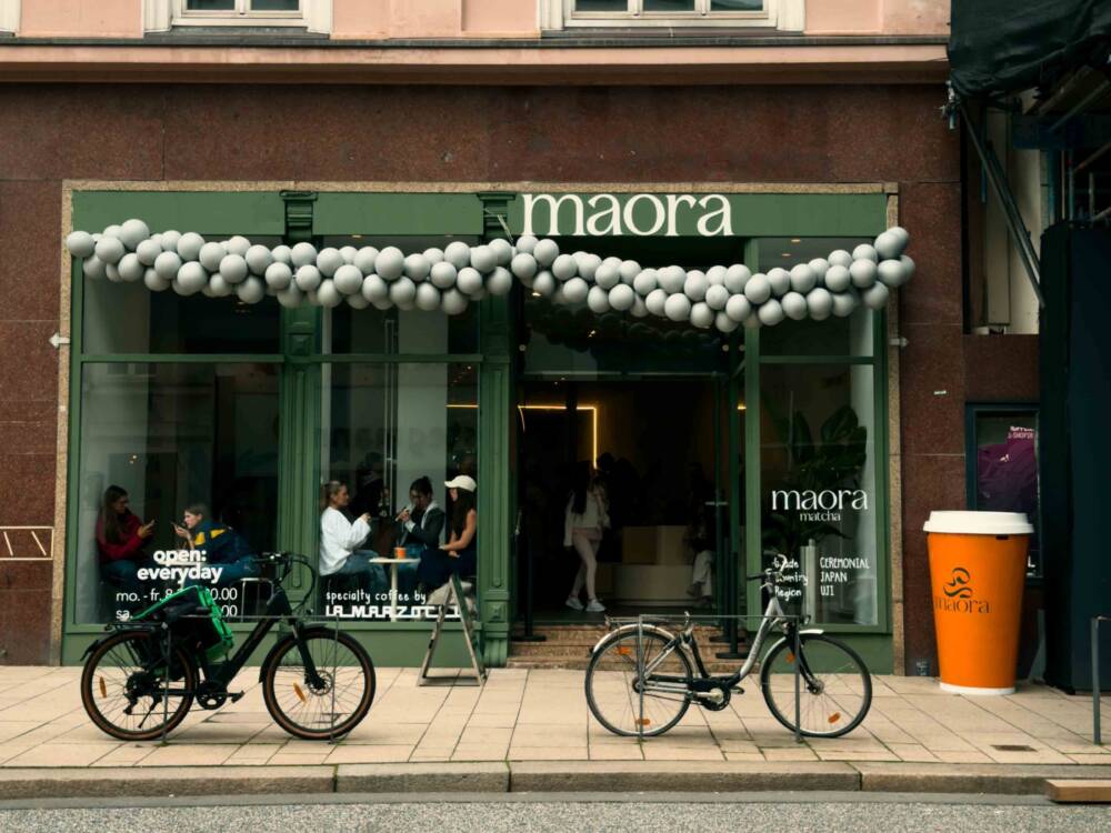 Der Flagship-Store Maora hat neu am Jungfernstieg in Hamburg eröffnet / ©Maora Matcha