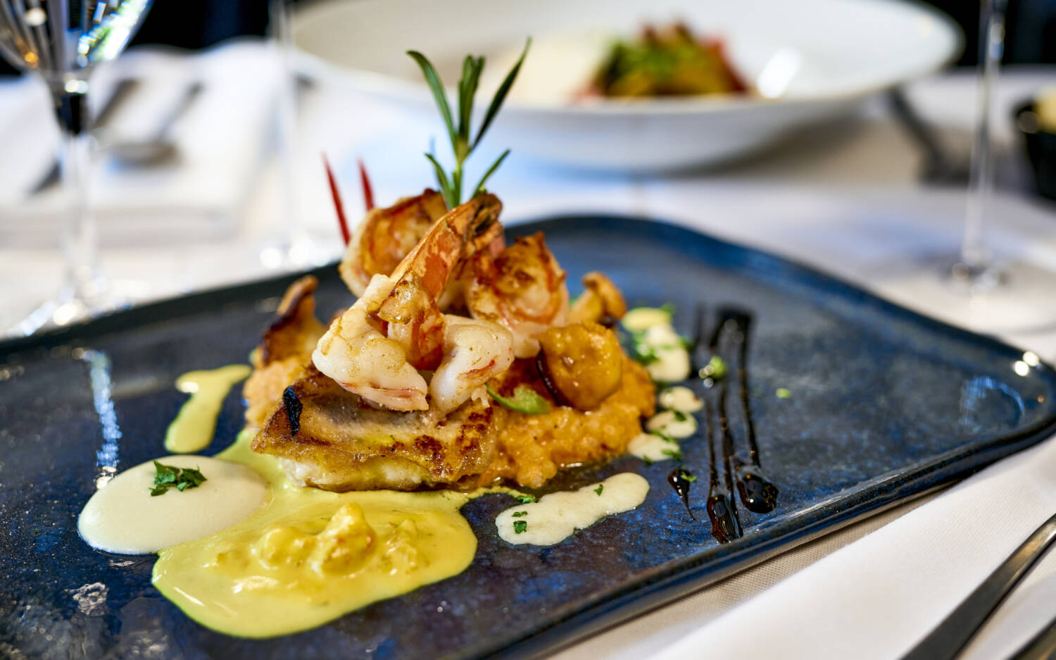 Die Gerichte im Bistro-Restaurant Riva sind inspiriert von den Europa-Reisen der Betreiber / ©Marc Sill