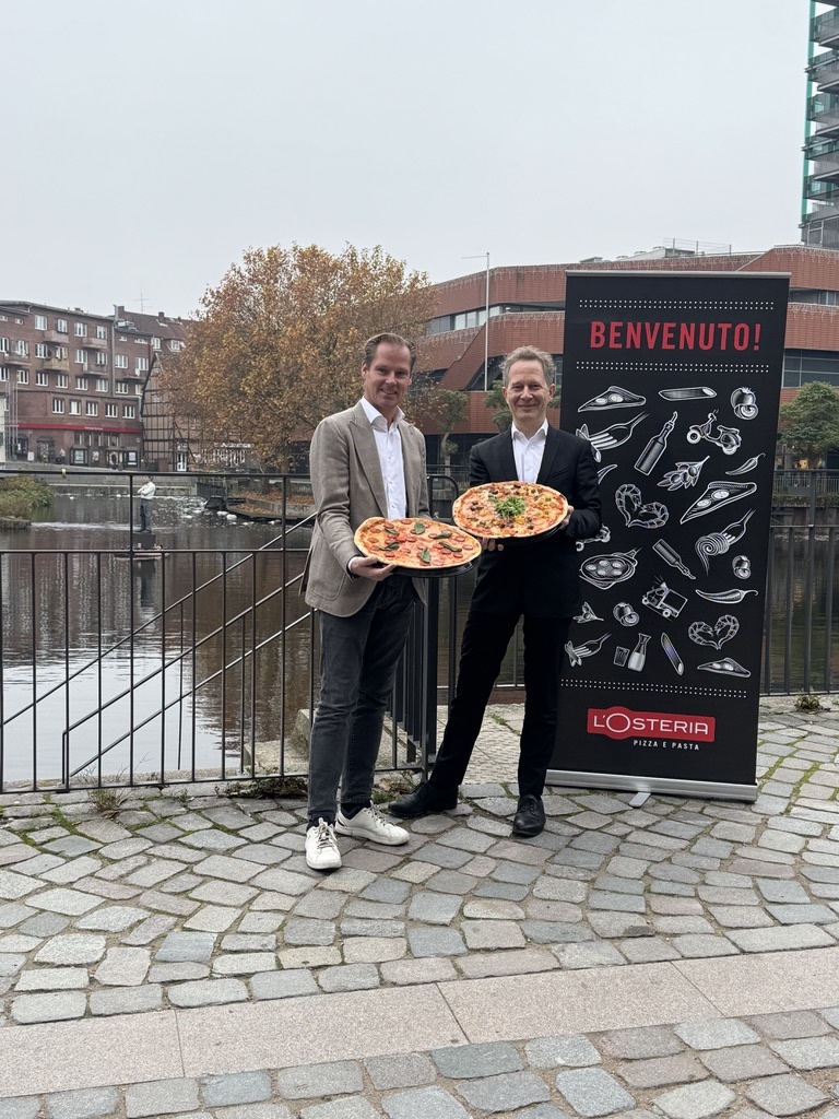 Dirk Block und Vermieter Tobias Derndinger freuen sich auf die Neueröffnung im Sommer 2026 / ©L’Osteria 
