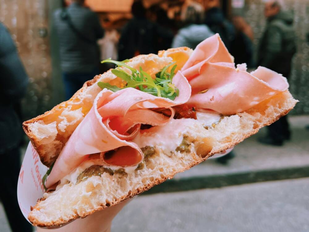 Eine neue Focacceria in Hamburgs Innenstadt: Fox Fociacca widmet sich dem italienischen Hefeteiggebäck / ©ornella falcone/Unsplash