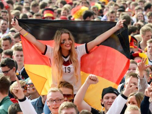 Fußball-WM in Hamburg: Fußball gucken, auch ohne das Public Viewing auf dem Heiligengeistfeld / ©Bergmanngruppe / Thomas Panzau