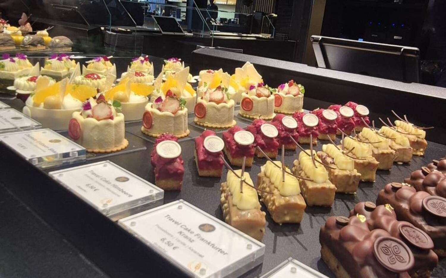 Handgemachte Törtchen in der Pâtisserie Johanna /©Ida Bohlen