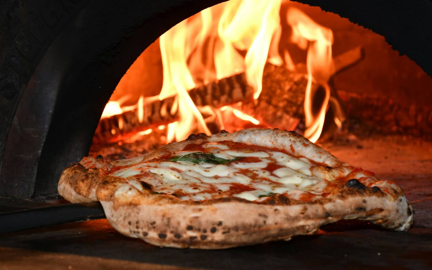 Jetzt auch in Winterhude: Die Pizzabäckerei! / ©Unsplash/Fabrizio Pullara