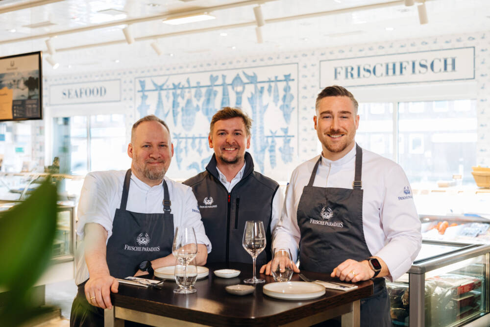 Küchenchef Ivan Pagel (links) und Team freuen sich über den Testsieg in der Kategorie „Lunch“ / ©Julia Schumacher