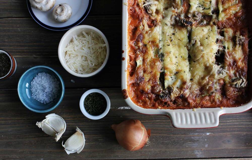 Moussaka gehört auf die Speisekarte des Achilleon / ©Unsplash/Angele Kamp
