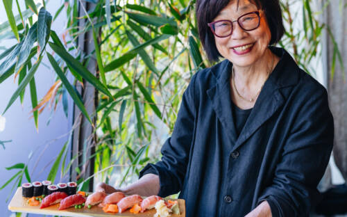 Seit 2012 betreibt Yoko Higashi das Yoshi im Alsterhaus, welches zum Testsieger 2026 in der Kategorie Sushi gekürt wurde / ©Julia Schumacher
