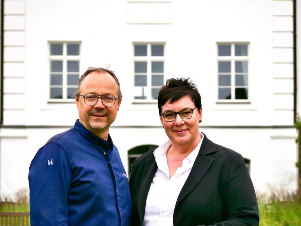 Sternekoch Hendrik Otto und Janet Schroeder, Geschäftsführende Direktorin des Schlossgut Gross Schwansee / ©Schlossgut Gross Schwansee