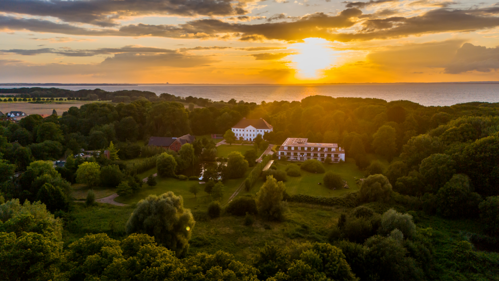 Urlaubsfeeling in der Lübecker Bucht: Schlossgut Schloss Schwansee / ©Schlossgut Schloss Schwansee
