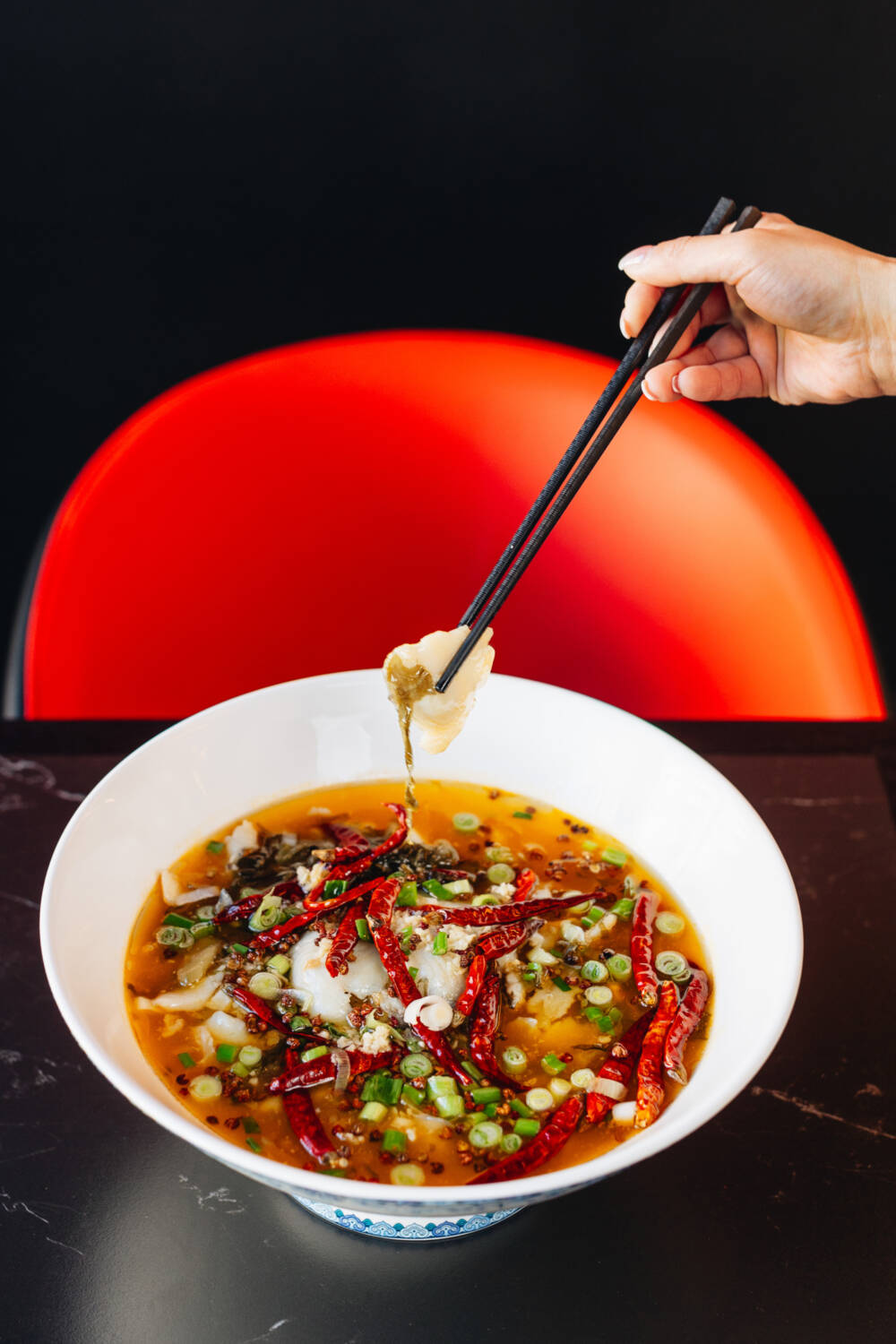 Viele Chilis und noch mehr Geschmack – Gäste im Chuan Heritage dürfen sich über aromatische Sichuan-Küche freuen / ©Julia Schumacher