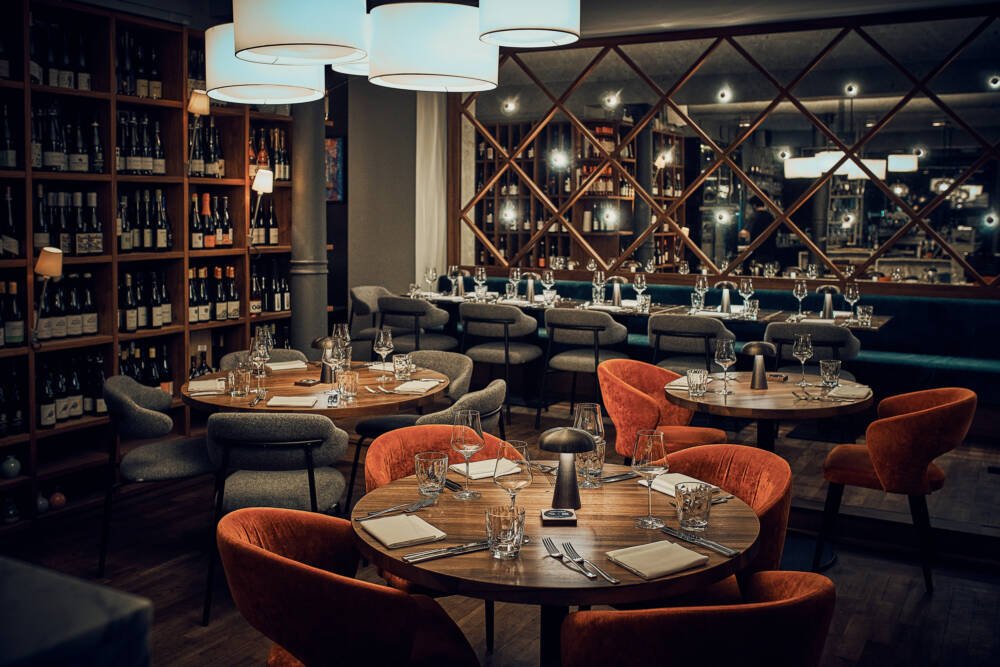 Der Witwenball in der Weidenallee in Eimsbüttel ist bekannt für Fine Dining und guten Wein /©Marc Sill