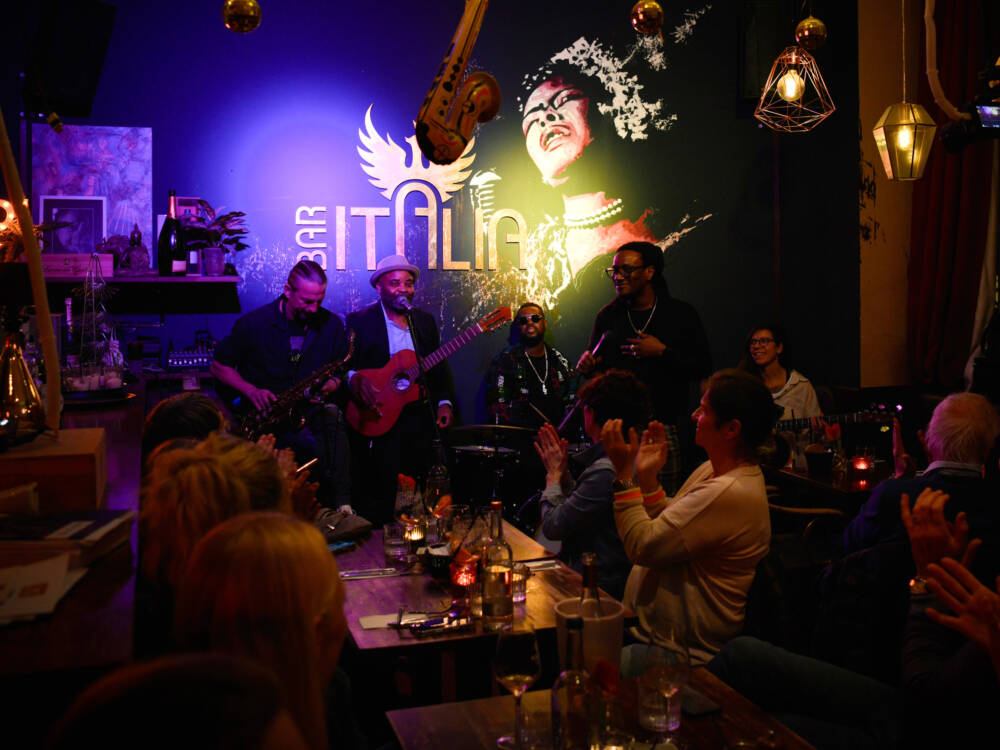 Die Bar Italia steht für Gemeinschaft, gute Musik und gutes Essen /© Meike Diedrichsen 