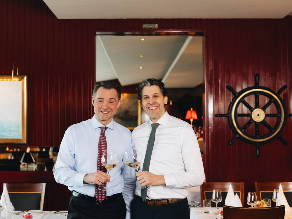 Dirk Kowalke und Benny Kast führen das Fischereihafen Restaurant unweit der Elbe / ©Julia Schumacher
