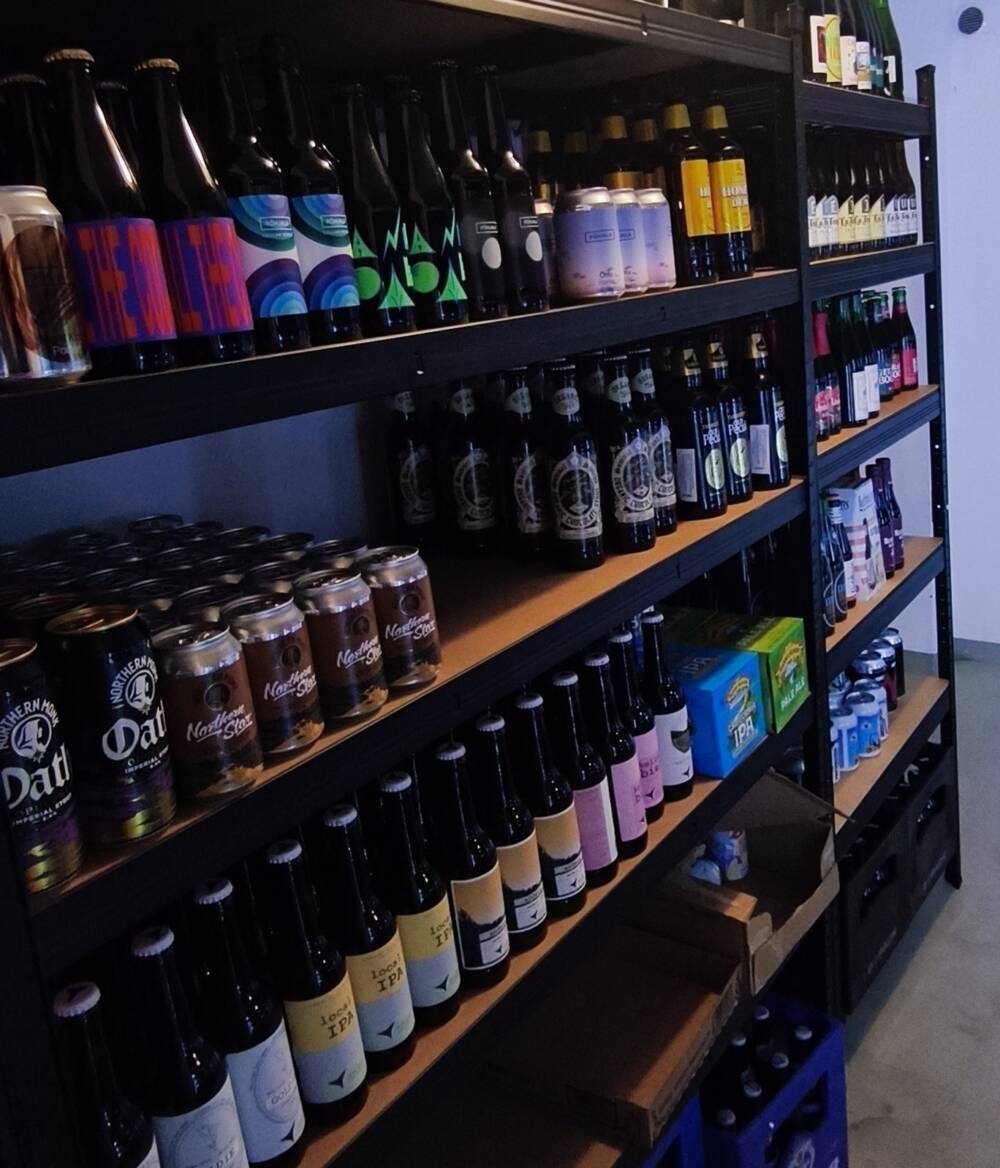 Im Höge können Gäste sich durch 200 verschiedene Craftbiere probieren / ©Sven Brodersen