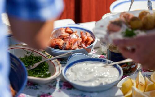 Matjes, Currywurst und Tankbier: Im Jever Stehausschank auf der Insel! / ©Unsplash/Carl Tronders