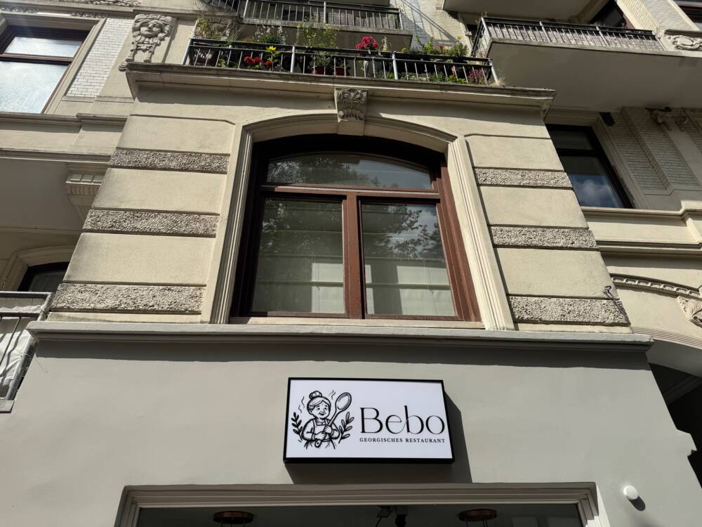 Schon an der Fassade zeigt sich die familiäre Handschrift von Bebo / ©Joelle Fischer 