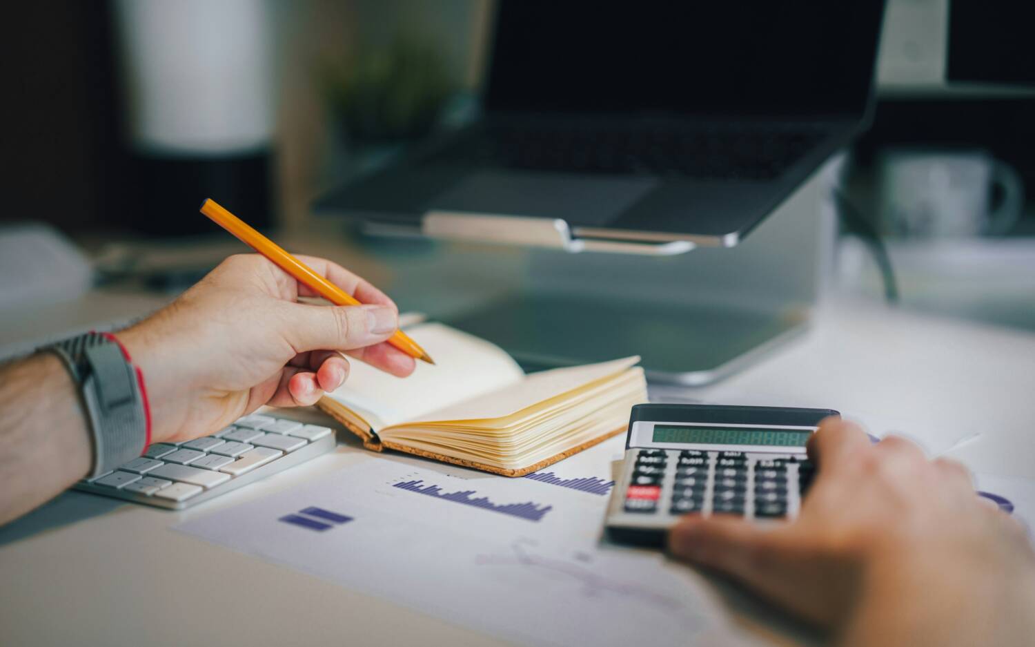 Seit dem 01.06. befindet sich der Großhändler Tk Scampi im Insolvenzverfahren / © Unsplash/Jakub Żerdzicki