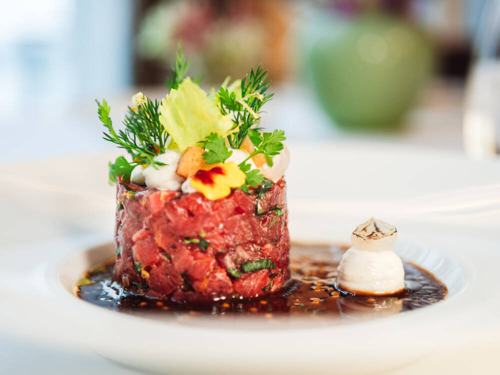 Tatar von Thomas Martin: Am  29. und 30. Januar kocht er im Eichhorn’s Hotel in Risum / ©DSR Hotel Holding