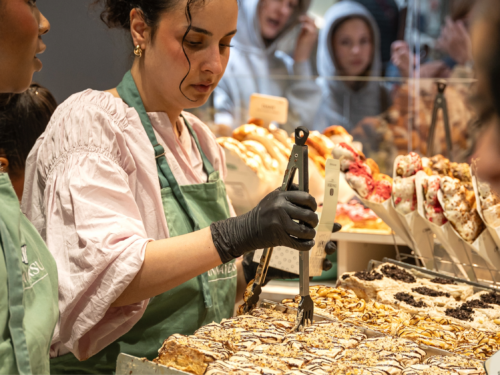 Viele kreative Sorten Zimtschnecken gibt es im neueröffneten Cinnaversum / ©Cinnaversum