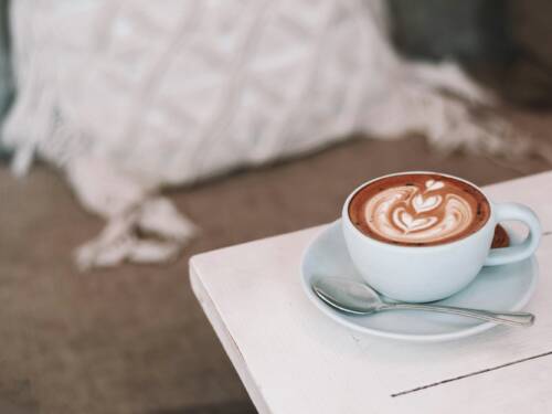 Bali-Vibes direkt im Grindel: Hanging Out Café / ©Unsplash/Content Pixie