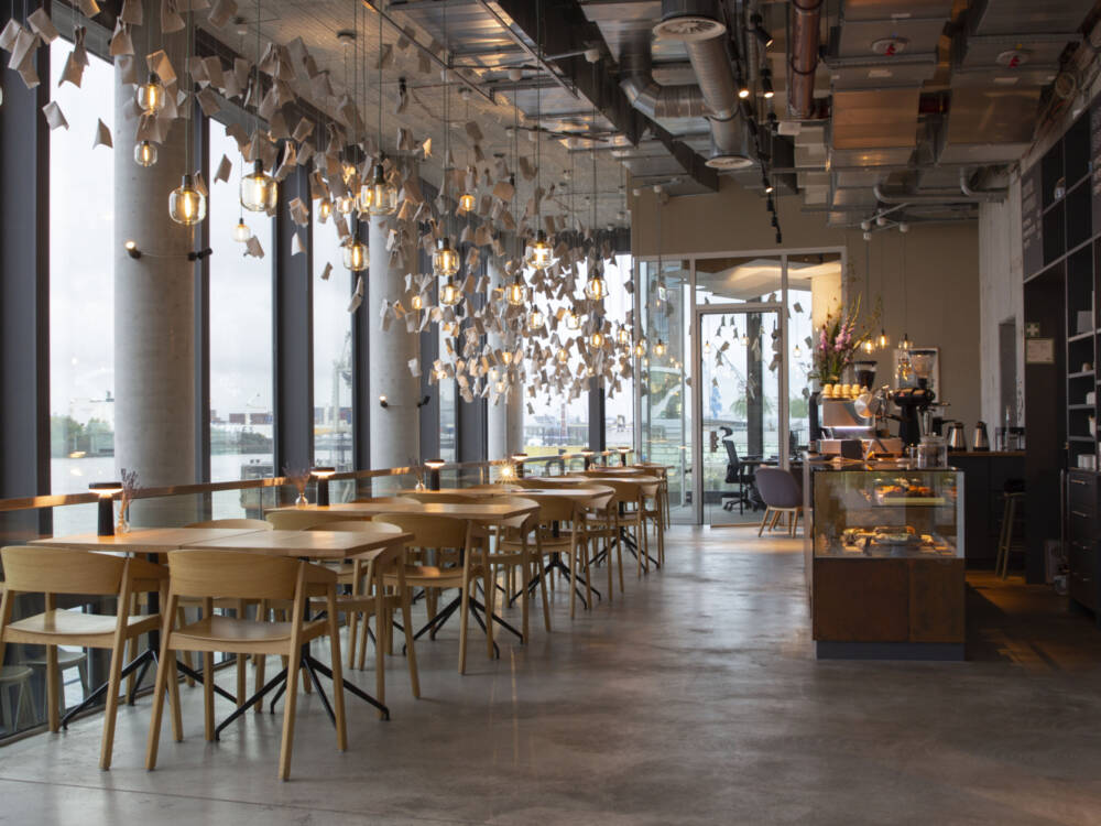 Das Foodlab-Café greift den modernen Vibe der HafenCity auf / ©Foodlab