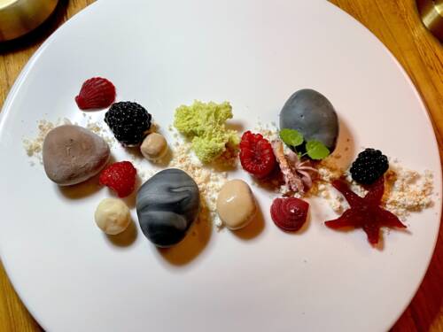 Das Signature-Dessert „Mamas Strandspaziergang" sorgt für höchsten Gaumengenuss bei unseren Testern / ©Peter Wagner/foodbild