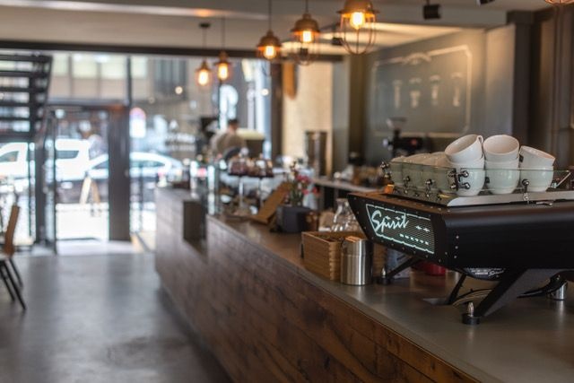 Der industrielle Look der Rösterei mit Café passt perfekt in das Viertel / ©Nord Coast Coffee Roastery