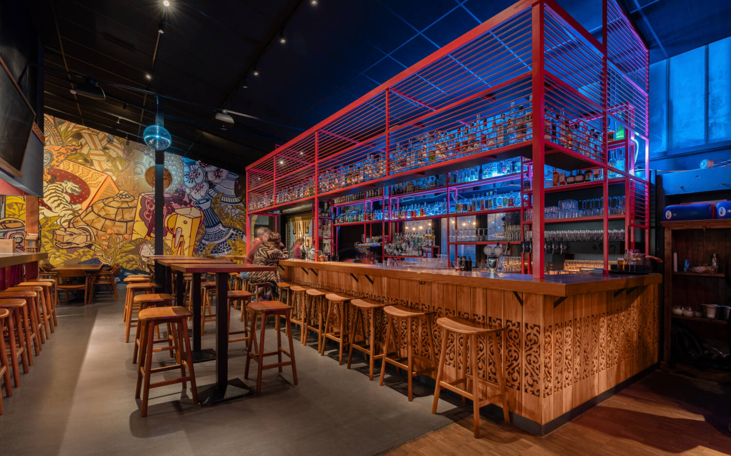 Die Drinks an der Bar im thailändischen Restaurant Jing Jing sind mindestens genau so beeindruckend wie die Küche / ©Marc Sill