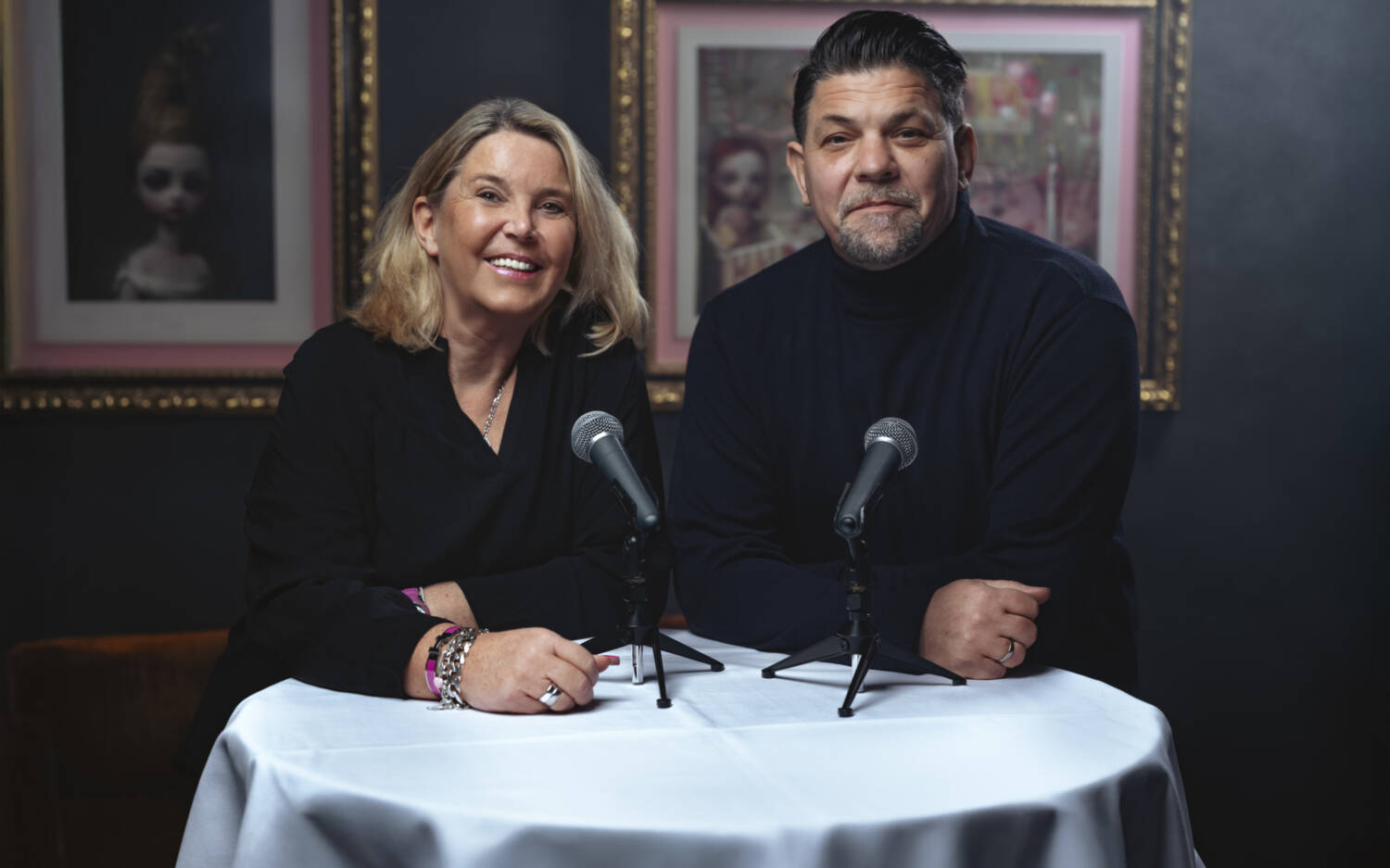 „Einmal ALLES, bitte!“ wird von Tanya Kumst und Gastmoderator Tim Mälzer moderiert /©Christian Barz