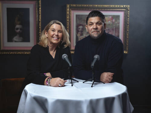 „Einmal ALLES, bitte!“ wird von Tanya Kumst und Gastmoderator Tim Mälzer moderiert /©Christian Barz