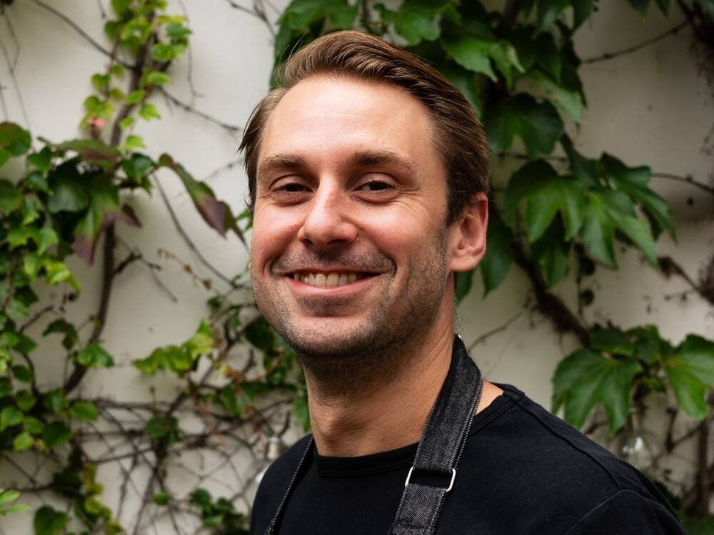 Gerrit Hielscher ist Sommelier im Vineyard / ©Nikolai Jacimovic