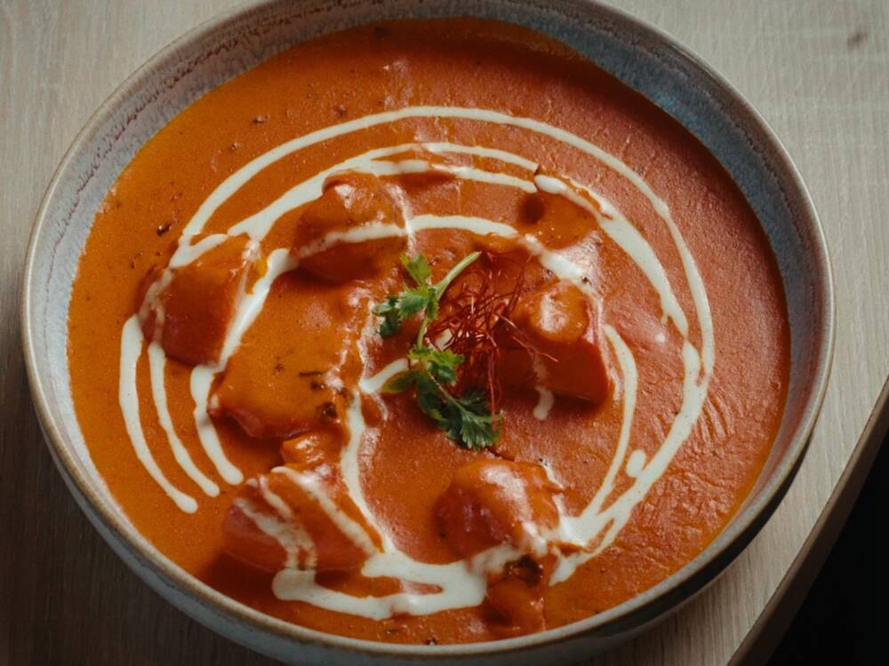 Gurbir Singh Muhar und Team servieren beim Testsieger-Food-Festival moderne indische Küche / ©SZENE-Studios