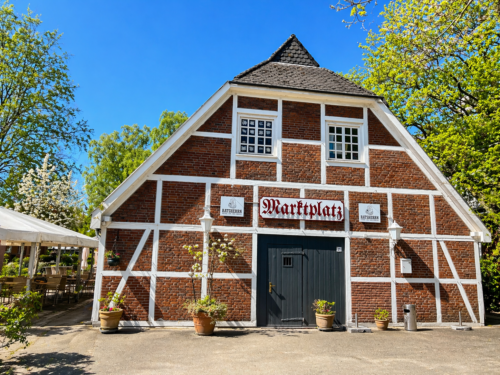 Idyllisch und im Grünen – im Marktplatz gibt es gutes Essen das mundet / ©Marktplatz