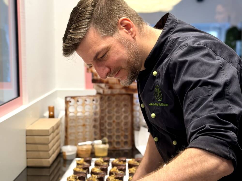Jan-Ole Hoffmann ist Patissier in der Patisserie Chouette / ©Patisserie Chouette