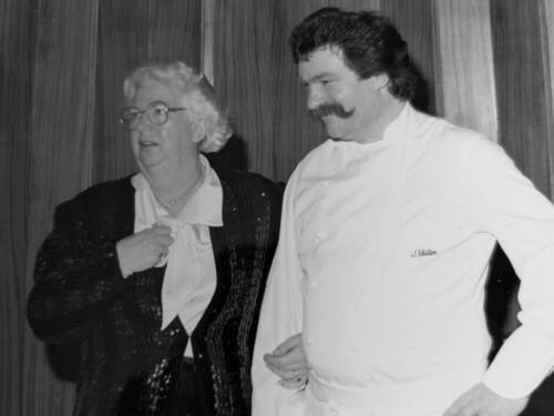 Jörg Müller ist am Montag im Alter von 79 verstorben. 40 Jahre lang prägte er die deutsche Gastronomie, hier mit Gründungsmitglied Heta Behmer des Schleswig-Holstein Gourmet Festivals/ ©Waldschlösschen/ SHGF
