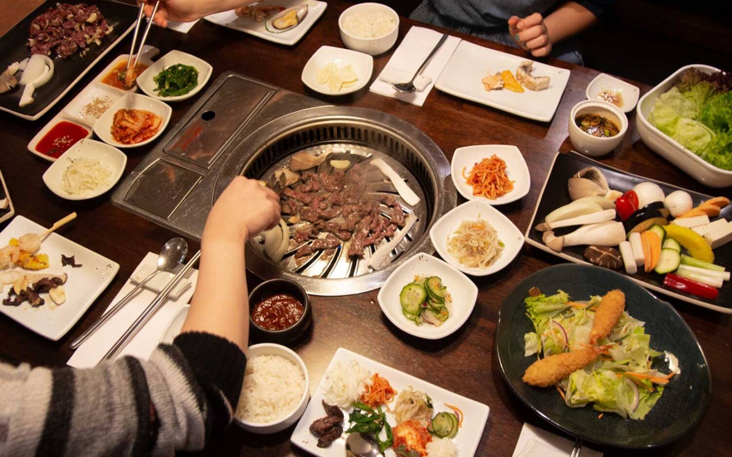 Korean-BBQ-Fans können sich im Hanmi auf St. Pauli ein eigenes Tischbuffet zusammenstellen / ©Genuss-Guide