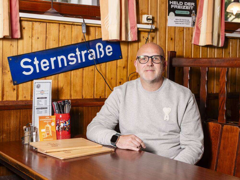 Marco Rütjes ist Gastgeber bei Erikas Eck / ©Szene Studios